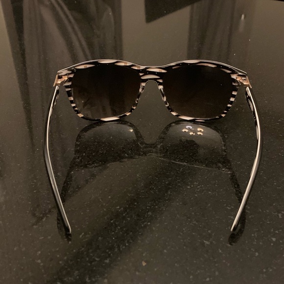 Tory Burch sunglasses black brown lens - Picture 4 of 4